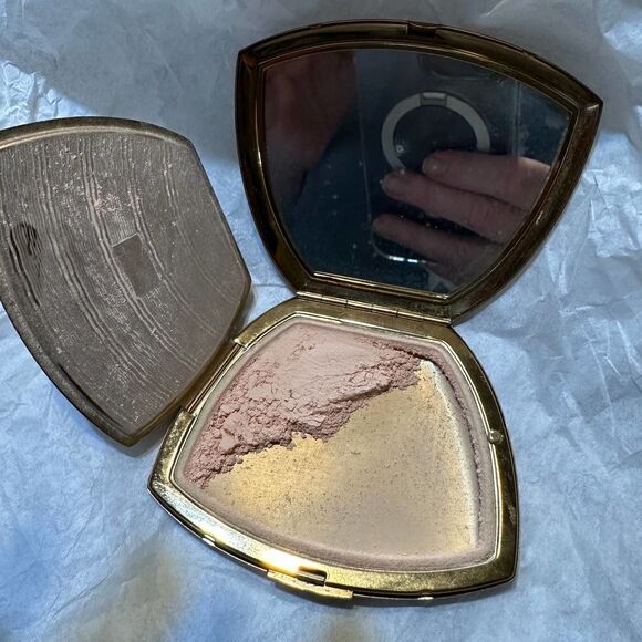 Vintage Elgin American Floral Makeup Compact, 1940's - Picture 14 of 15